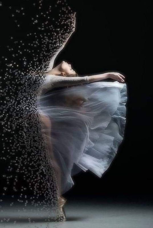 Фотошпалери: Танцююча балерина, 3DF-20250425-52